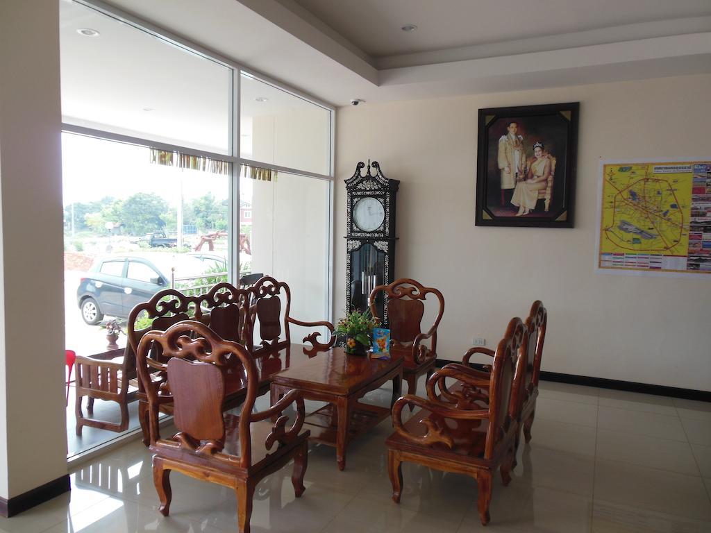 The Family Grand Hotel Udon Thani Bagian luar foto