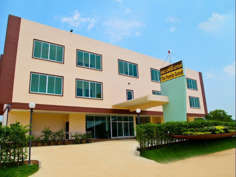 The Family Grand Hotel Udon Thani Bagian luar foto