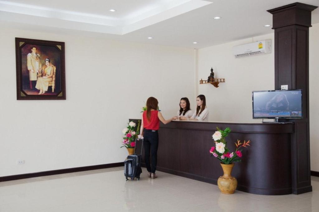 The Family Grand Hotel Udon Thani Bagian luar foto
