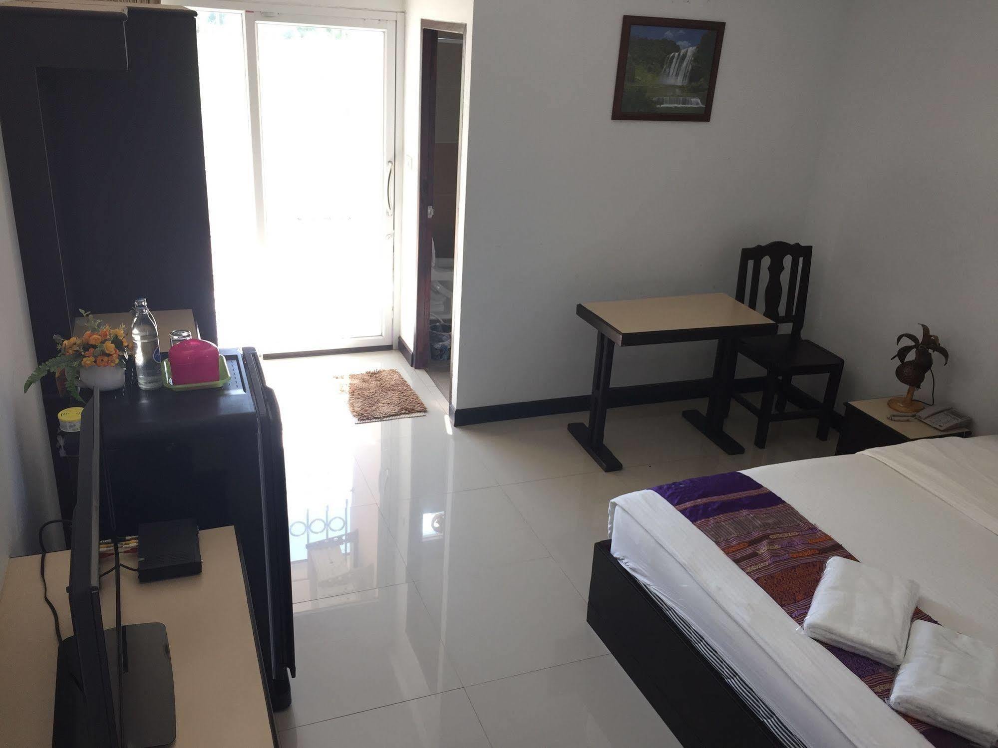 The Family Grand Hotel Udon Thani Bagian luar foto